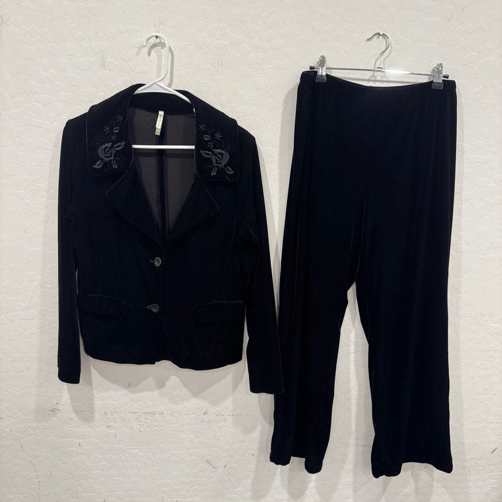 White Stag Black Velvet Jacket Pants Set Womens Medium Vintage Boho Embroidered